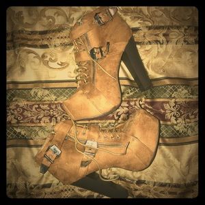 New Delicacy Platform Heel Booties